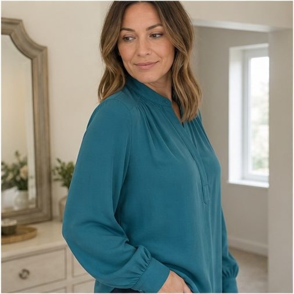 Lilac Ruffle Blouse - Picture 3 of 6
